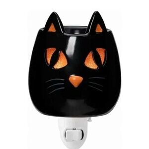 Scentsy Spooky Stare Black Cat Mini Scentsy Warmer Lighted Wall Plug  new